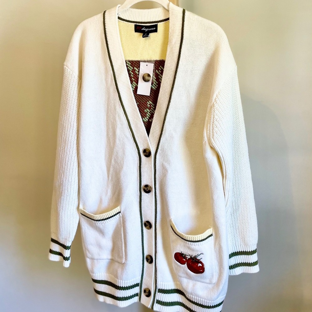 33 Degrees Women Tomato Sweet & Tangy Graphic Oversized Knit Cardigan Cream M